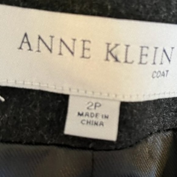 Anne Klein Lambswool/Cashmere Blend (soft) Black 4 Button Collared Coat Size 2P - Picture 7 of 9